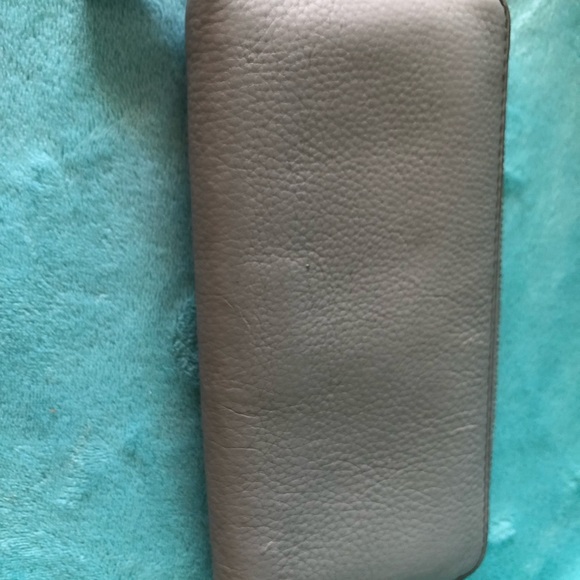 Michael Kors gray pebble leather Hobo, checkbook wallet w/Silver hardware - Picture 6 of 9